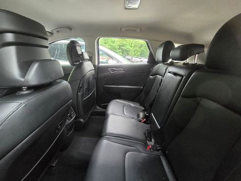 Used 2024 Kia Sportage EX FWD image 11