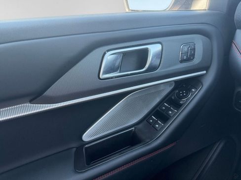 Used 2025 Ford Explorer ST image 14