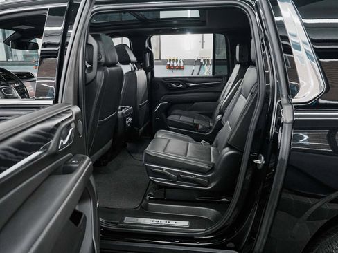 Used 2023 GMC Yukon XL Denali image 31