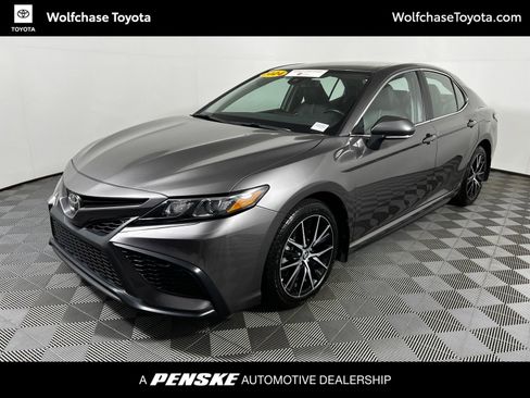 Certified 2024 Toyota Camry SE FWD image 1