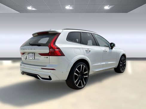 Used 2025 Volvo XC60 B5 Ultra w/ Protection Package Premier image 9