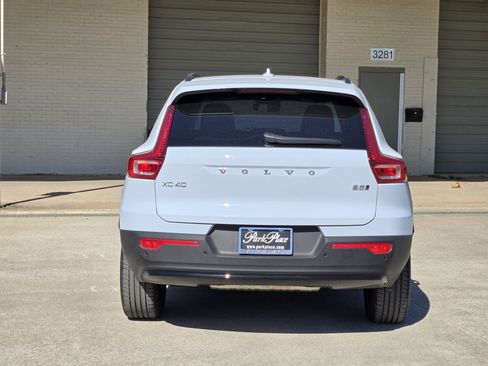 Used 2026 Volvo XC40 B5 Plus w/ Protection Package Premier image 8