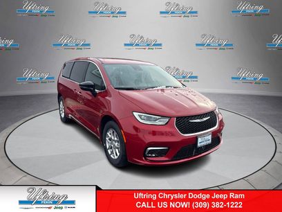 New 2026 Chrysler Pacifica Select