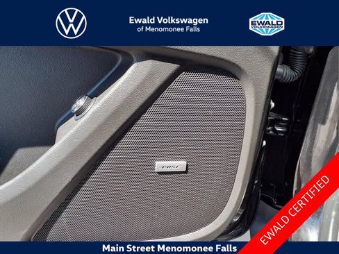 Used 2023 Chevrolet Traverse RS w/ LPO, Floor Liner Package AWD/4WD image 29