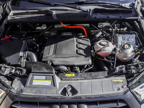 Used 2020 Audi Q5 e Prestige w/ Prestige Package image 28