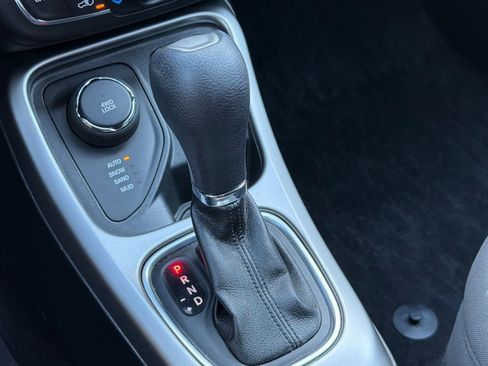 Used 2018 Jeep Compass Sport w/ Tech Group image 20