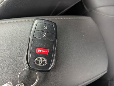 Certified 2024 Toyota Corolla Cross XLE image 28