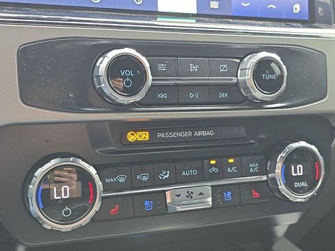 Used 2022 Ford F350 Lariat w/ Tremor Off-Road Package AWD/4WD image 19