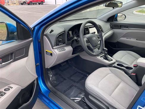 Used 2017 Hyundai Elantra SE image 11