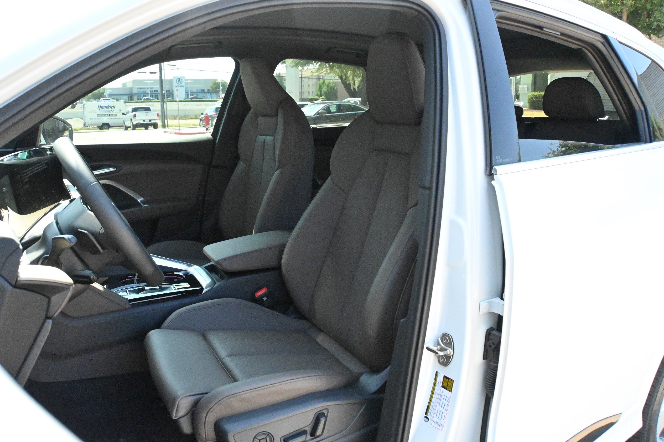 Used 2025 Audi Q5 Premium w/ Premium Plus AWD/4WD image 15