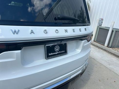 Used 2024 Jeep Wagoneer Series II w/ Flexible Seating Group AWD/4WD image 30