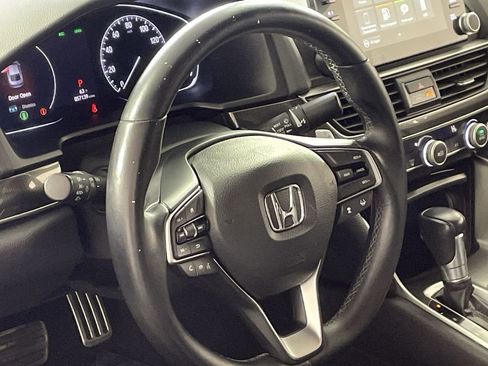 Used 2018 Honda Accord Sport image 14