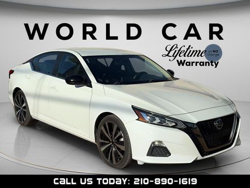 Used 2022 Nissan Altima 2.5 SR image 1