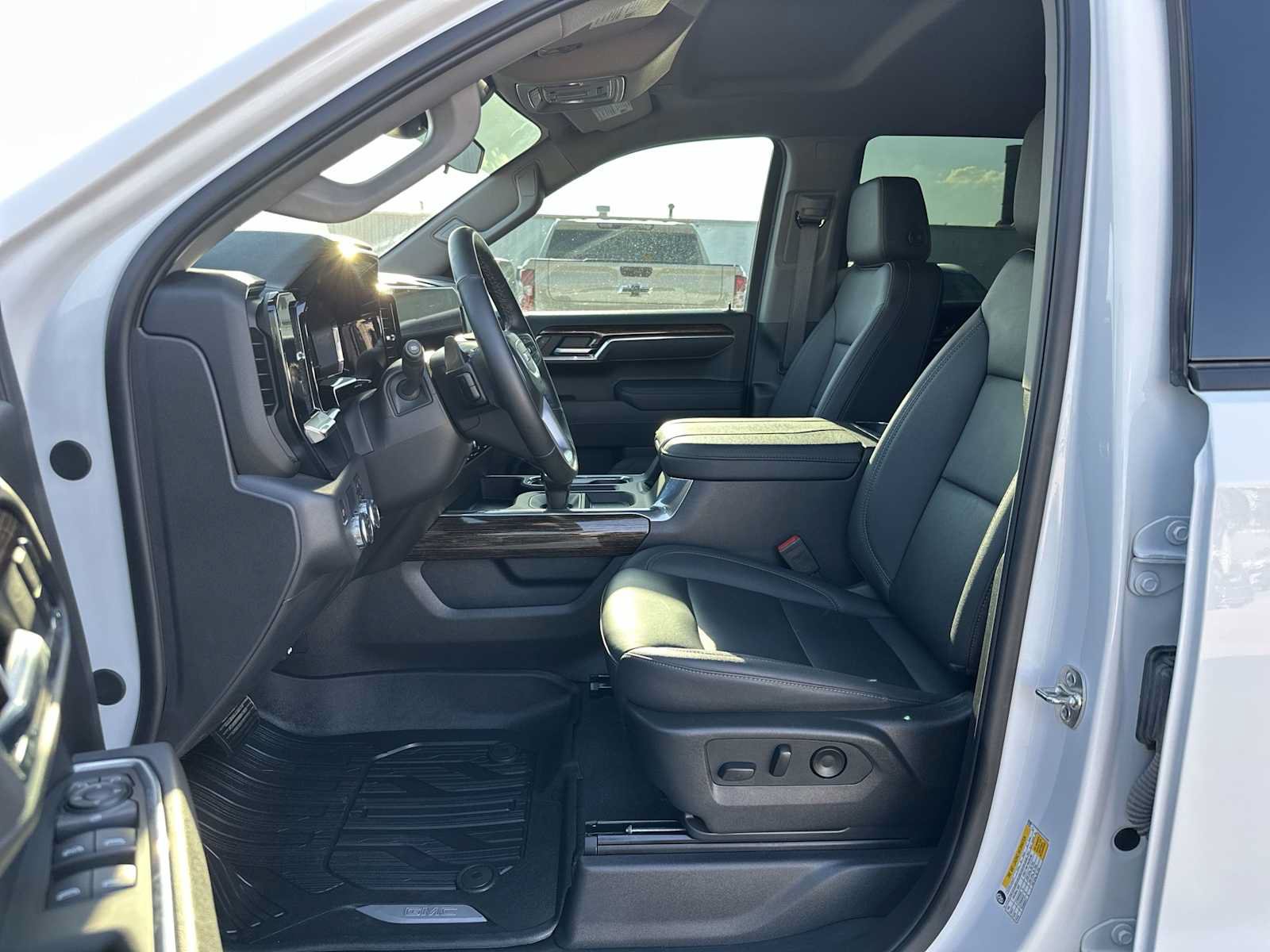 Used 2025 GMC Sierra 1500 Elevation w/ Elevation Premium Package RWD image 10