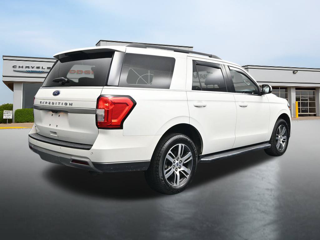 Used 2023 Ford Expedition XLT AWD/4WD image 5