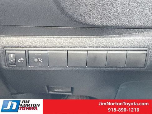 Used 2025 Toyota Corolla XSE FWD image 22
