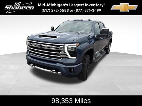 Used 2024 Chevrolet Silverado 2500 High Country w/ Technology Package AWD/4WD image 2