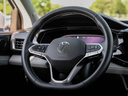 Used 2022 Volkswagen Taos SEL AWD/4WD image 20