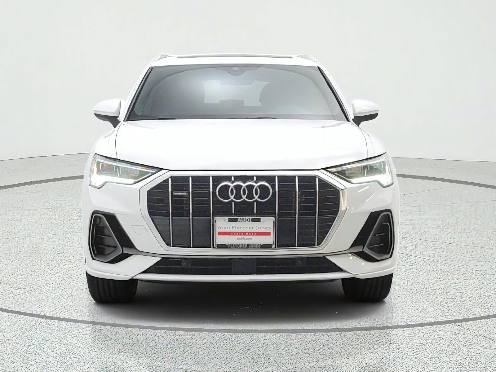 Used 2024 Audi Q3 2.0T Premium AWD/4WD image 2
