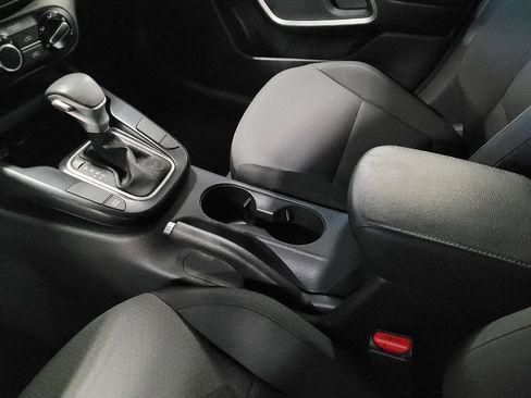 Used 2022 Kia Soul LX FWD image 26