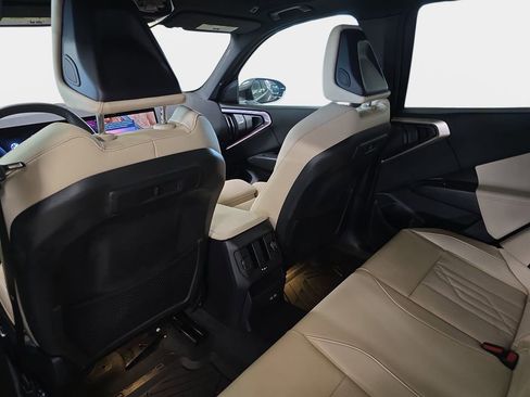 Used 2025 BMW X3 xDrive30i w/ Convenience Package image 16