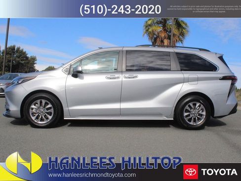 Used 2024 Toyota Sienna XLE image 2