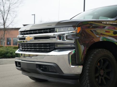 Used 2021 Chevrolet Silverado 1500 LT image 2