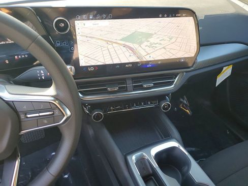 New 2026 Chevrolet Equinox EV LT image 22