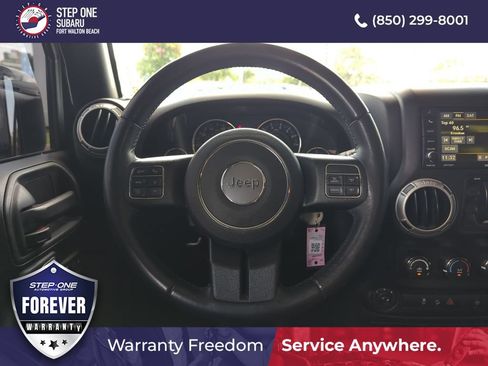 Used 2017 Jeep Wrangler Unlimited Sahara w/ Connectivity Group AWD/4WD image 17