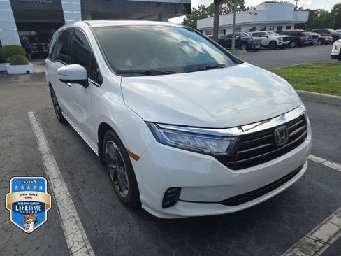 Used 2023 Honda Odyssey Elite image 3