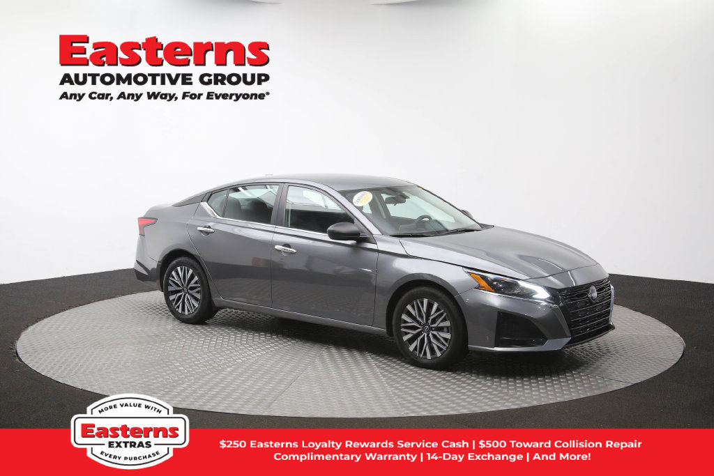 Used 2025 Nissan Altima 2.5 SV FWD image 48