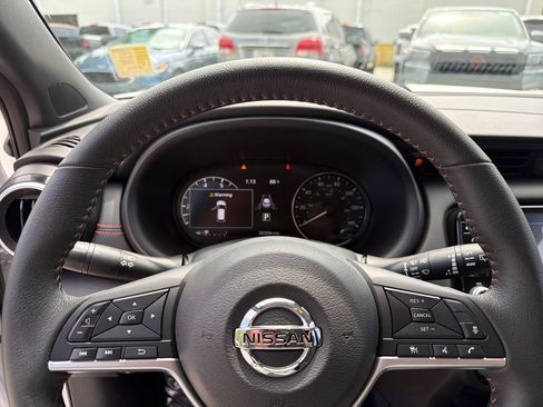 Certified 2021 Nissan Kicks SR FWD image 22