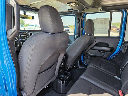Used 2023 Jeep Wrangler Unlimited Sahara w/ Cold Weather Group AWD/4WD image 25