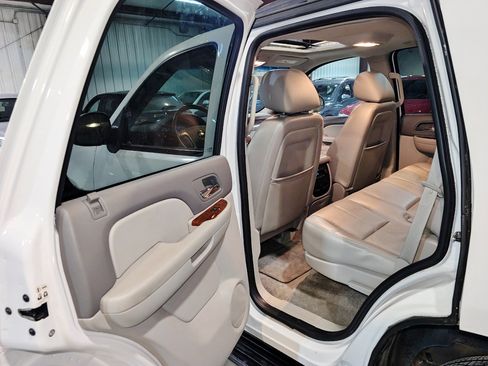 Used 2011 Chevrolet Tahoe LT image 19