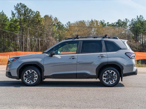 Used 2025 Subaru Forester Premium w/ Convenience Package #1 image 5