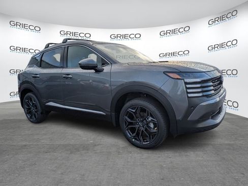 New 2025 Nissan Kicks SR image 1