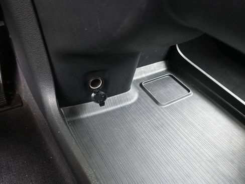 Certified 2024 Toyota Sienna Platinum image 26