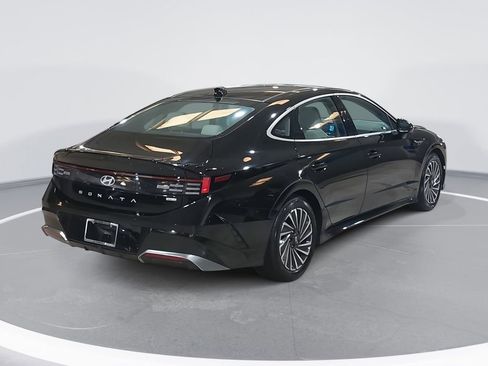 Certified 2025 Hyundai Sonata Limited image 5