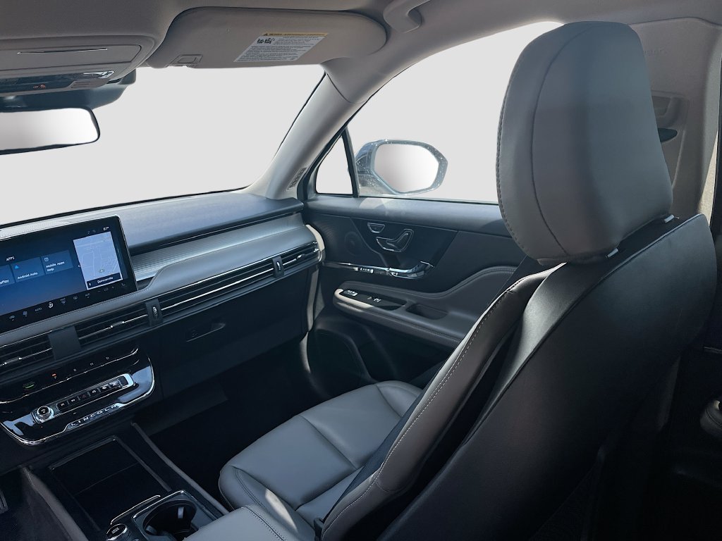 Used 2025 Lincoln Corsair FWD image 23