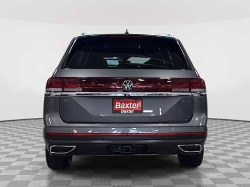 Used 2024 Volkswagen Atlas SE AWD/4WD image 21