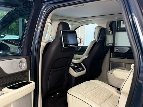 Used 2021 Lincoln Navigator L Black Label AWD/4WD image 24