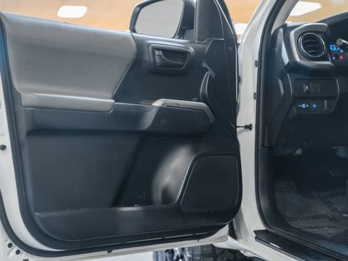 Used 2020 Toyota Tacoma SR5 image 38