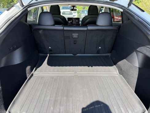 Used 2021 Tesla Model Y Long Range AWD/4WD image 16