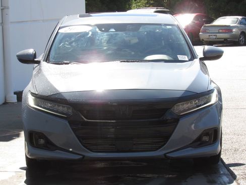 Used 2021 Honda Accord Touring image 3