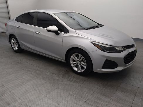 Used 2019 Chevrolet Cruze LT image 11