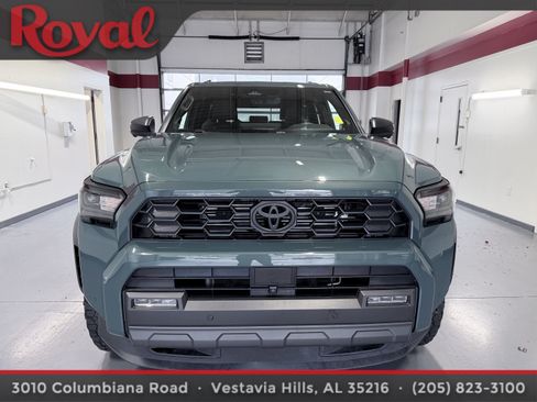 Used 2025 Toyota 4Runner TRD Off-Road Premium AWD/4WD image 2