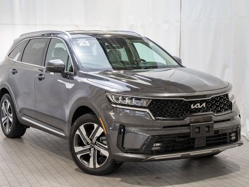 Certified 2023 Kia Sorento EX image 1