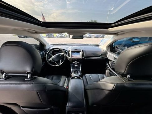 Used 2018 Ford Edge Titanium w/ Equipment Group 302A AWD/4WD image 21