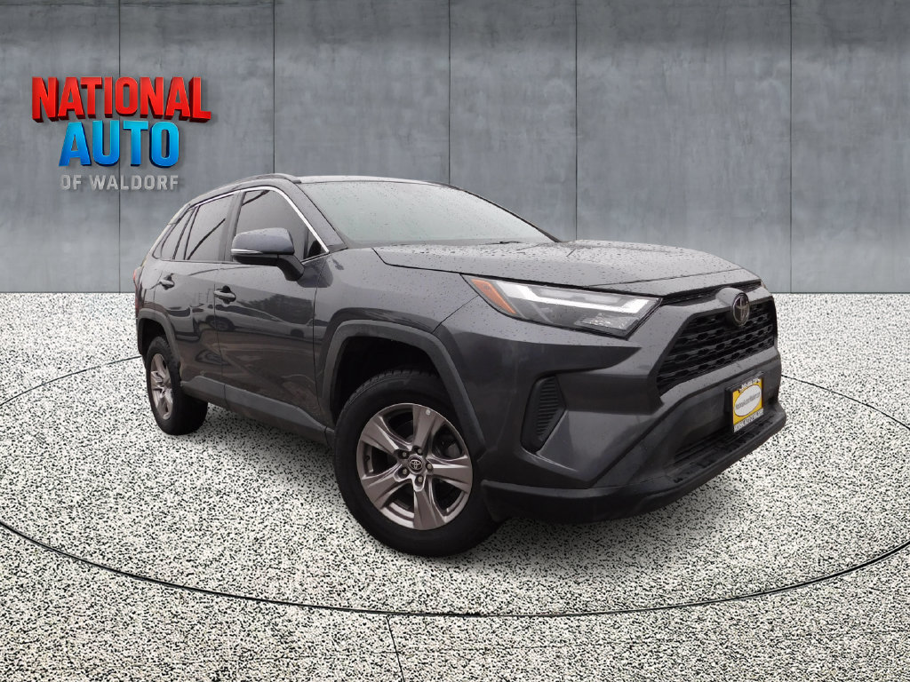 Used 2022 Toyota RAV4 XLE AWD/4WD image 1