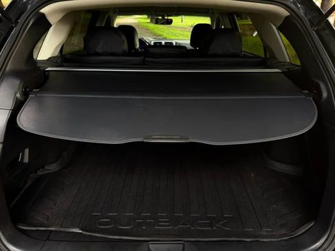 Used 2018 Subaru Outback 2.5i Premium image 32